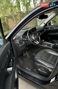 Позашляховик / Кросовер Mazda CX-5 2017 в 