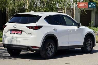 Позашляховик / Кросовер Mazda CX-5 2017 в 