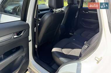 Позашляховик / Кросовер Mazda CX-5 2017 в 