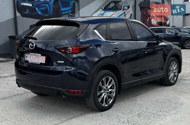 Позашляховик / Кросовер Mazda CX-5 2018 в 
