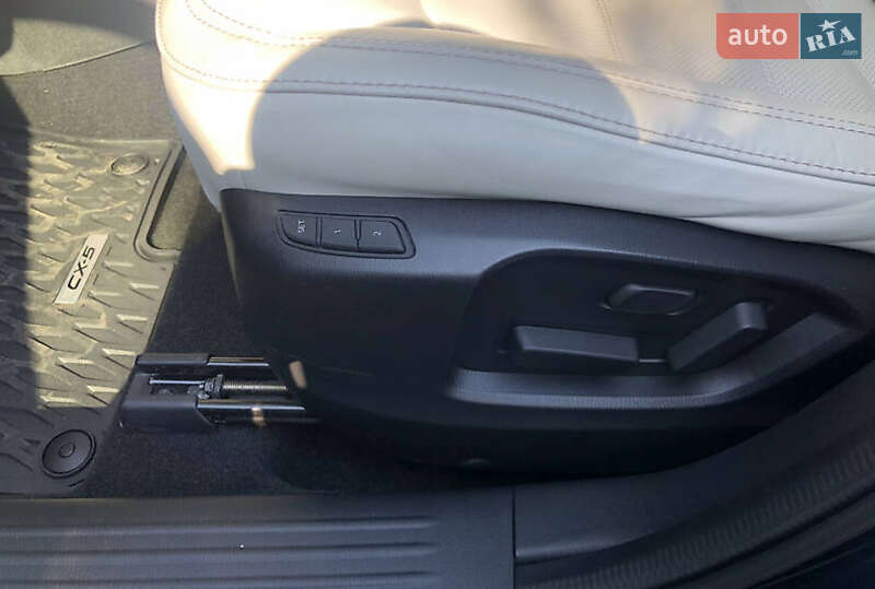 Позашляховик / Кросовер Mazda CX-5 2017 в Києві