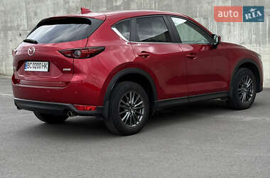 Позашляховик / Кросовер Mazda CX-5 2018 в 