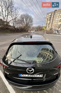 Позашляховик / Кросовер Mazda CX-5 2018 в 