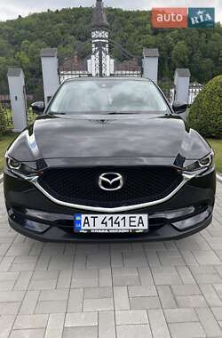 Позашляховик / Кросовер Mazda CX-5 2017 в 