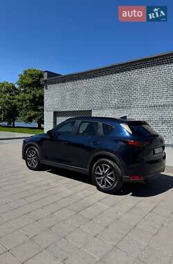 Внедорожник / Кроссовер Mazda CX-5 2017 в 