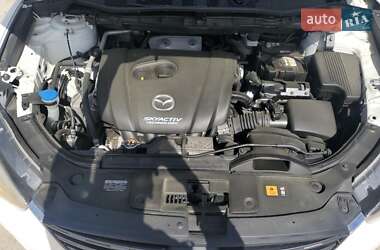 Позашляховик / Кросовер Mazda CX-5 2015 в 