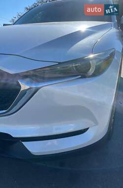 Позашляховик / Кросовер Mazda CX-5 2020 в 