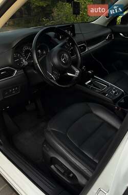 Позашляховик / Кросовер Mazda CX-5 2017 в 