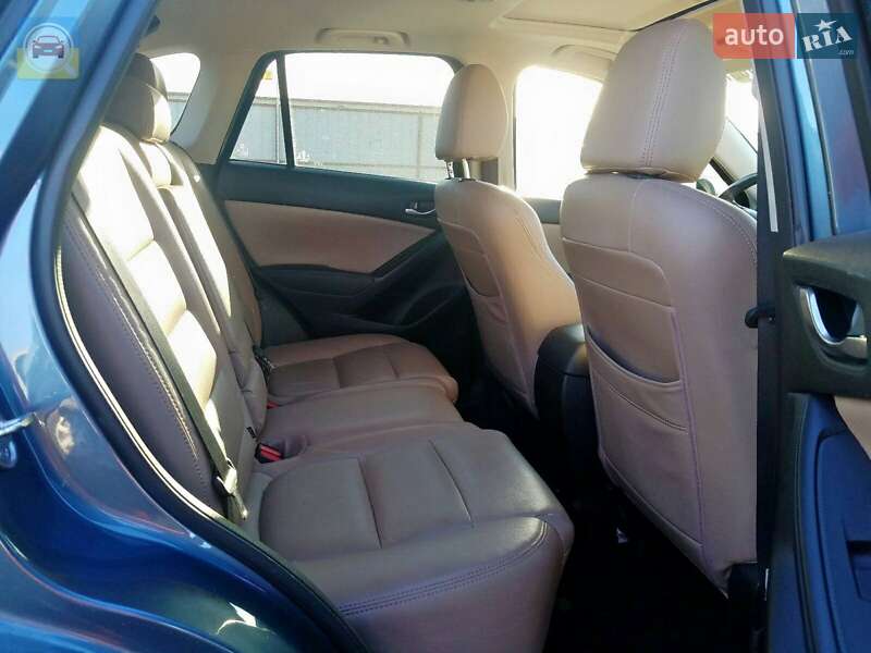 Внедорожник / Кроссовер Mazda CX-5 2016 в Вараше
