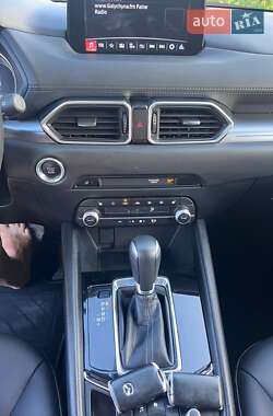 Позашляховик / Кросовер Mazda CX-5 2020 в 