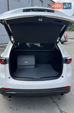 Внедорожник / Кроссовер Mazda CX-5 2023 в 