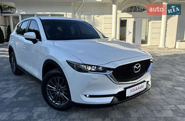 Позашляховик / Кросовер Mazda CX-5 2017 в 