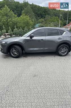 Позашляховик / Кросовер Mazda CX-5 2018 в 