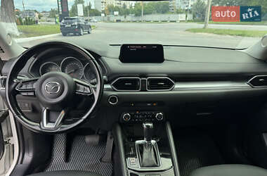 Позашляховик / Кросовер Mazda CX-5 2017 в 