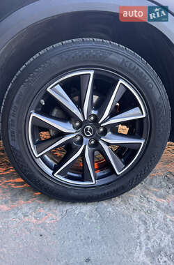 Позашляховик / Кросовер Mazda CX-5 2018 в 