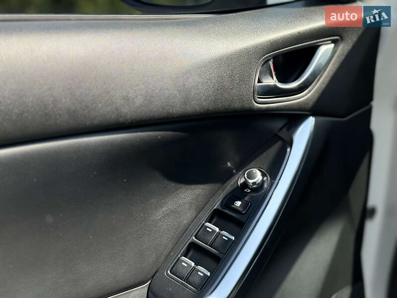 Позашляховик / Кросовер Mazda CX-5 2015 в Дніпрі