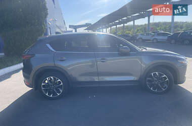 Позашляховик / Кросовер Mazda CX-5 2020 в 