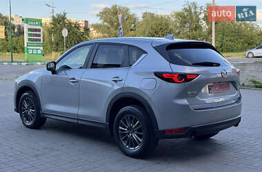 Позашляховик / Кросовер Mazda CX-5 2017 в 