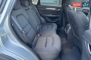 Позашляховик / Кросовер Mazda CX-5 2017 в 