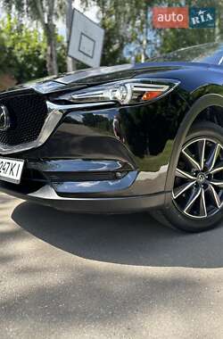 Позашляховик / Кросовер Mazda CX-5 2017 в 