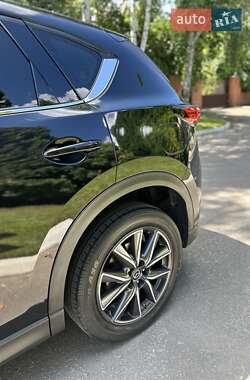 Позашляховик / Кросовер Mazda CX-5 2017 в 