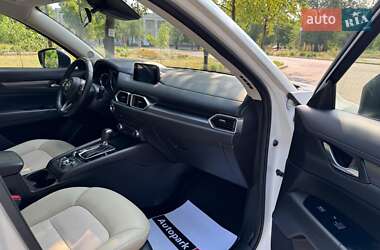 Позашляховик / Кросовер Mazda CX-5 2017 в 