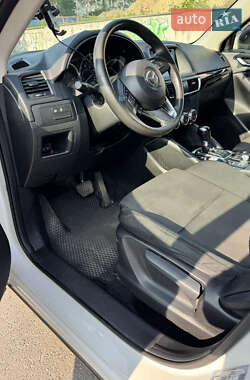 Позашляховик / Кросовер Mazda CX-5 2016 в 