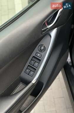 Позашляховик / Кросовер Mazda CX-5 2013 в 