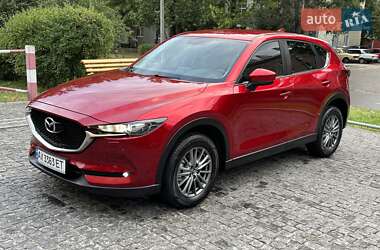 Позашляховик / Кросовер Mazda CX-5 2017 в 