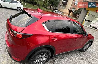 Позашляховик / Кросовер Mazda CX-5 2017 в 