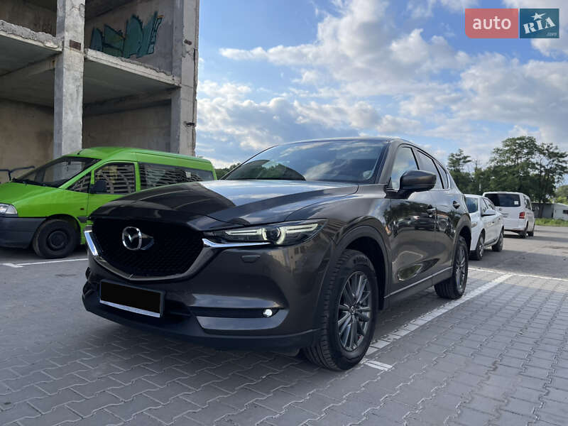 Позашляховик / Кросовер Mazda CX-5 2018 в 