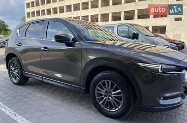 Позашляховик / Кросовер Mazda CX-5 2018 в 
