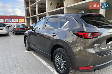 Позашляховик / Кросовер Mazda CX-5 2018 в 