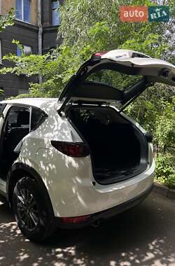 Позашляховик / Кросовер Mazda CX-5 2017 в 