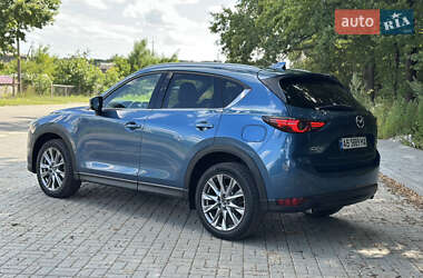 Позашляховик / Кросовер Mazda CX-5 2018 в 