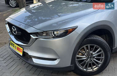 Позашляховик / Кросовер Mazda CX-5 2017 в 
