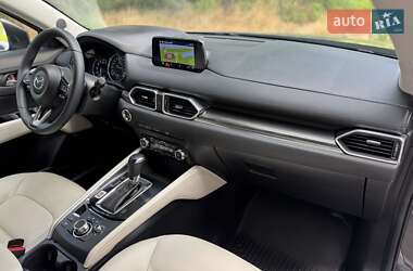 Позашляховик / Кросовер Mazda CX-5 2017 в 