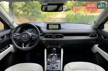 Позашляховик / Кросовер Mazda CX-5 2017 в 