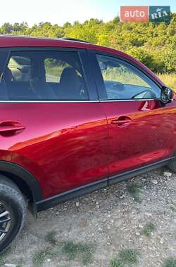 Позашляховик / Кросовер Mazda CX-5 2020 в 