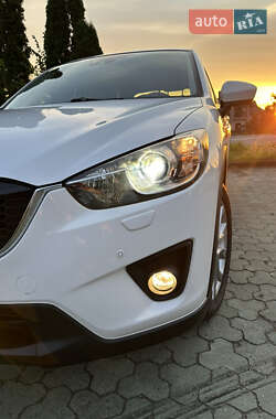 Позашляховик / Кросовер Mazda CX-5 2014 в 