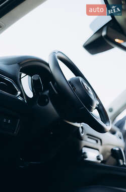Позашляховик / Кросовер Mazda CX-5 2020 в 