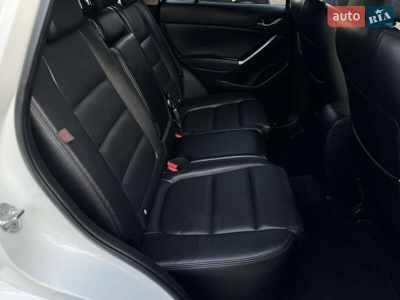 Позашляховик / Кросовер Mazda CX-5 2015 в Луцьку