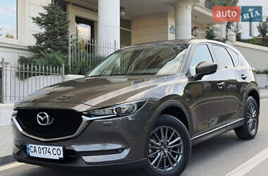 Позашляховик / Кросовер Mazda CX-5 2017 в 