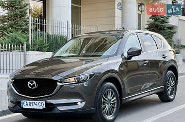 Позашляховик / Кросовер Mazda CX-5 2017 в 