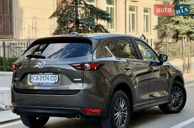 Позашляховик / Кросовер Mazda CX-5 2017 в 