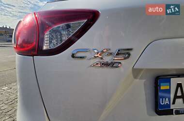 Позашляховик / Кросовер Mazda CX-5 2013 в 