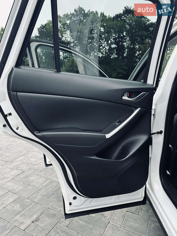 Позашляховик / Кросовер Mazda CX-5 2015 в Луцьку