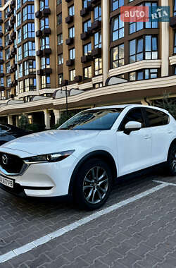 Позашляховик / Кросовер Mazda CX-5 2017 в 