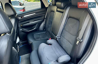 Позашляховик / Кросовер Mazda CX-5 2017 в 