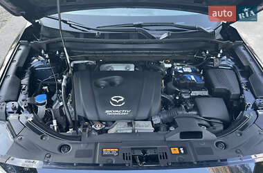Позашляховик / Кросовер Mazda CX-5 2019 в 